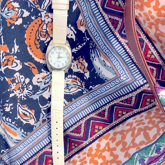 🆓w/💲🛍VTG *GOSSIP Quartz Round Face Ivory Watch+Classic Genuine Leather Band - Picture 2 of 14